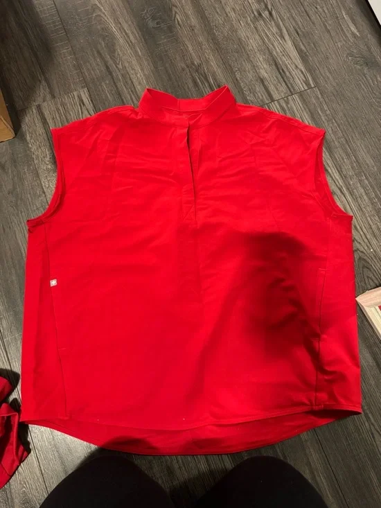 Figs Red Scrub Set - Picture 2 of 5